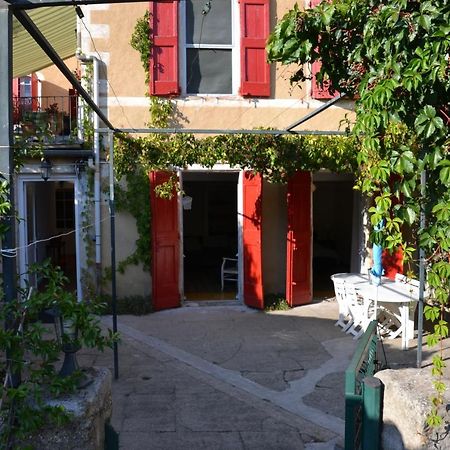 St Jean Du Gard : Spacious Apartment With Use Of Pool Saint-Jean-du-Gard Exterior photo