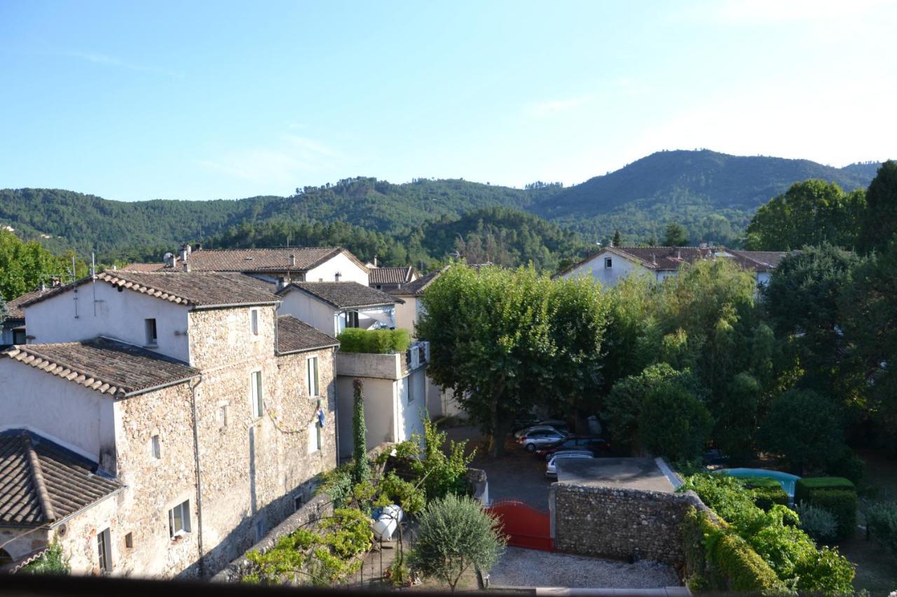 St Jean Du Gard : Spacious Apartment With Use Of Pool Saint-Jean-du-Gard Exterior photo