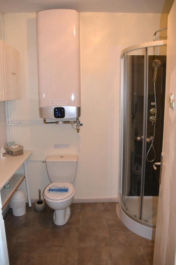 St Jean Du Gard : Spacious Apartment With Use Of Pool Saint-Jean-du-Gard Exterior photo